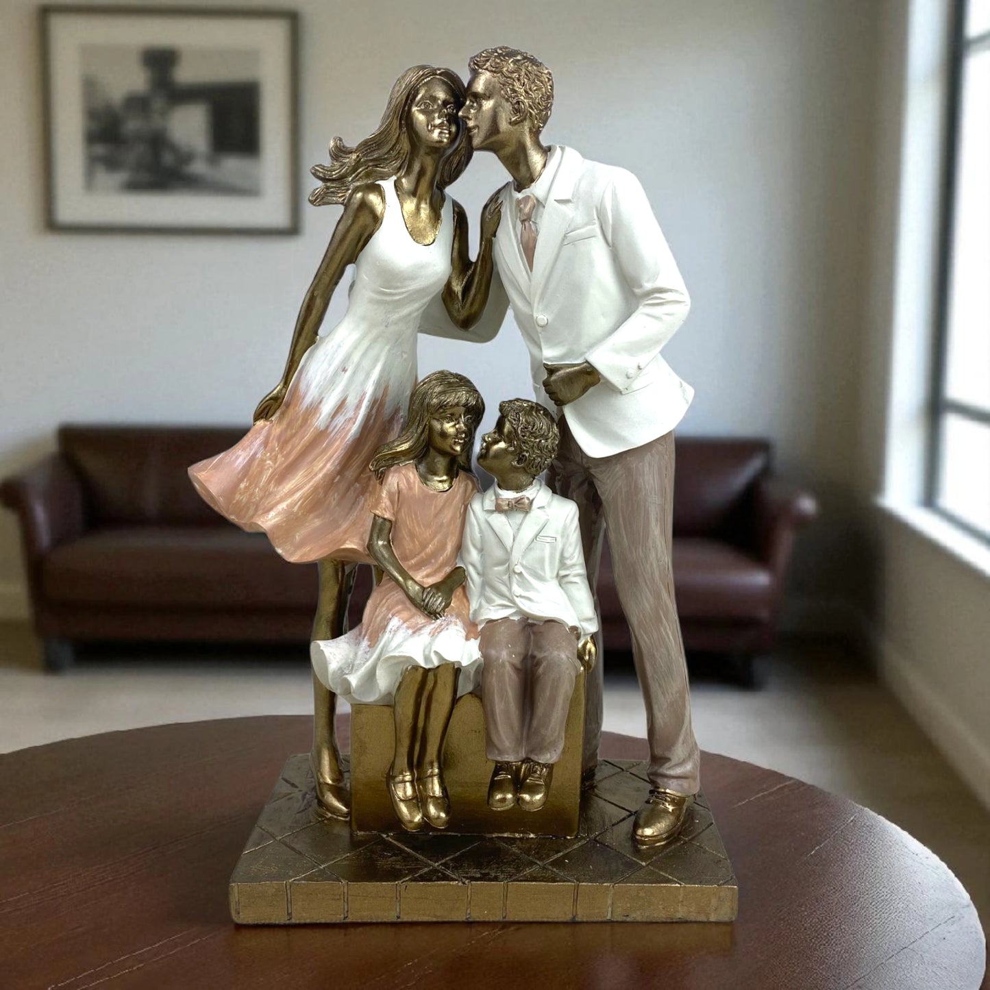 Elegant familly figurine