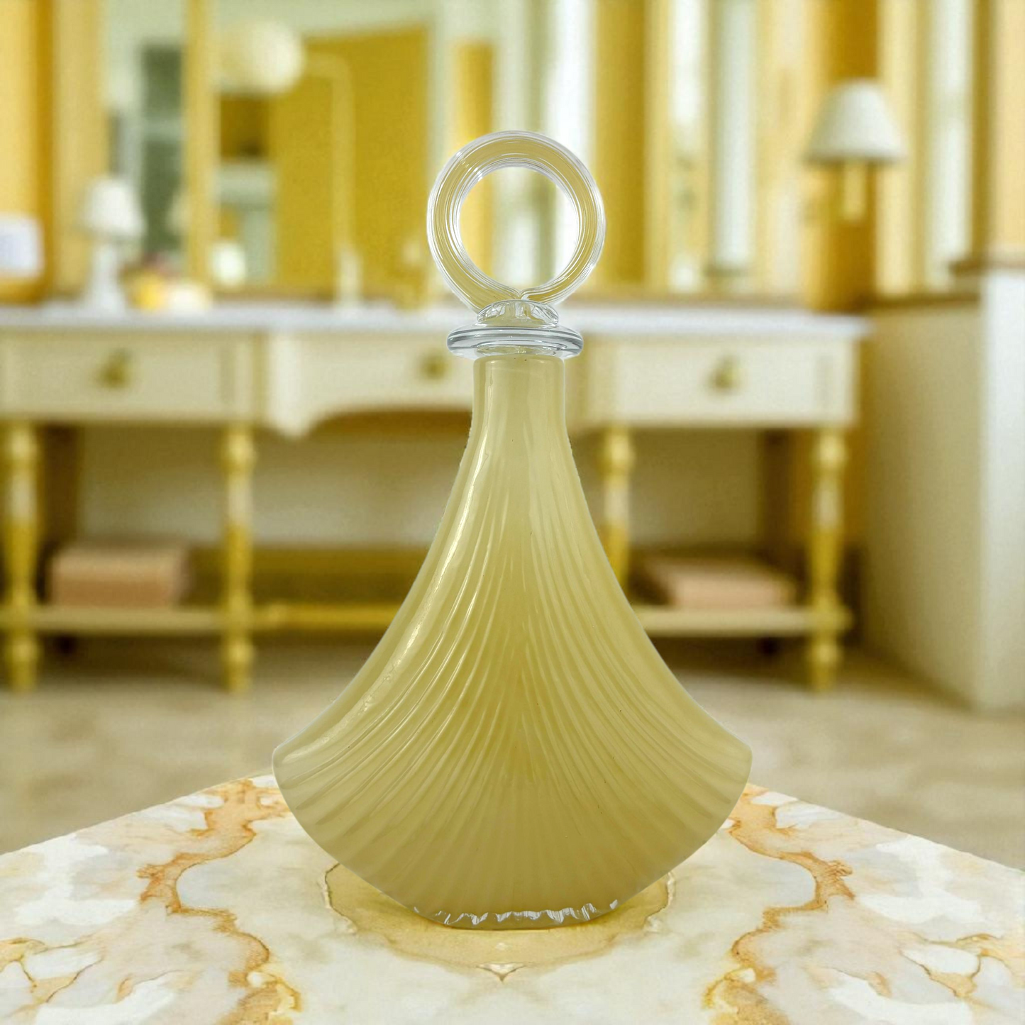 Yellow Fan-Shaped Decorative Glass Decanter with Round Stopper