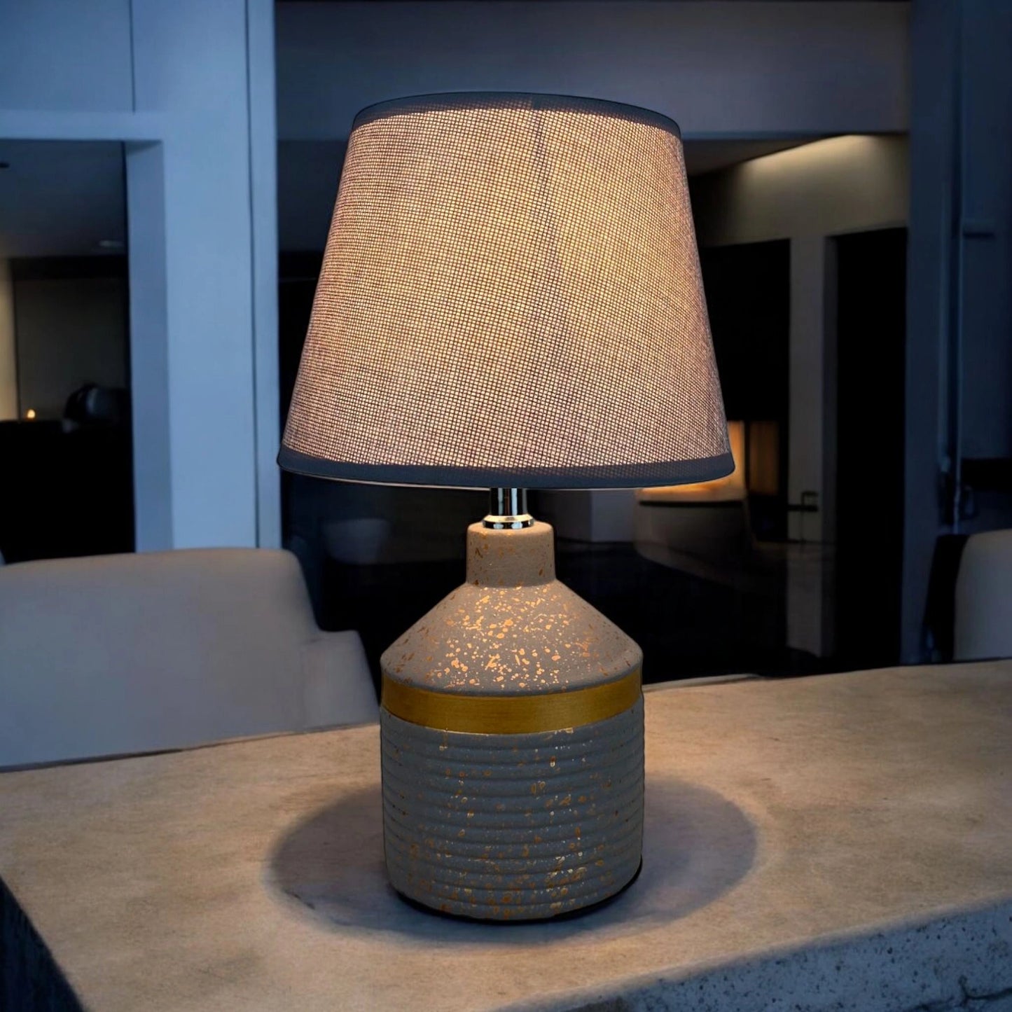 Elegant Ceramic Table Limp