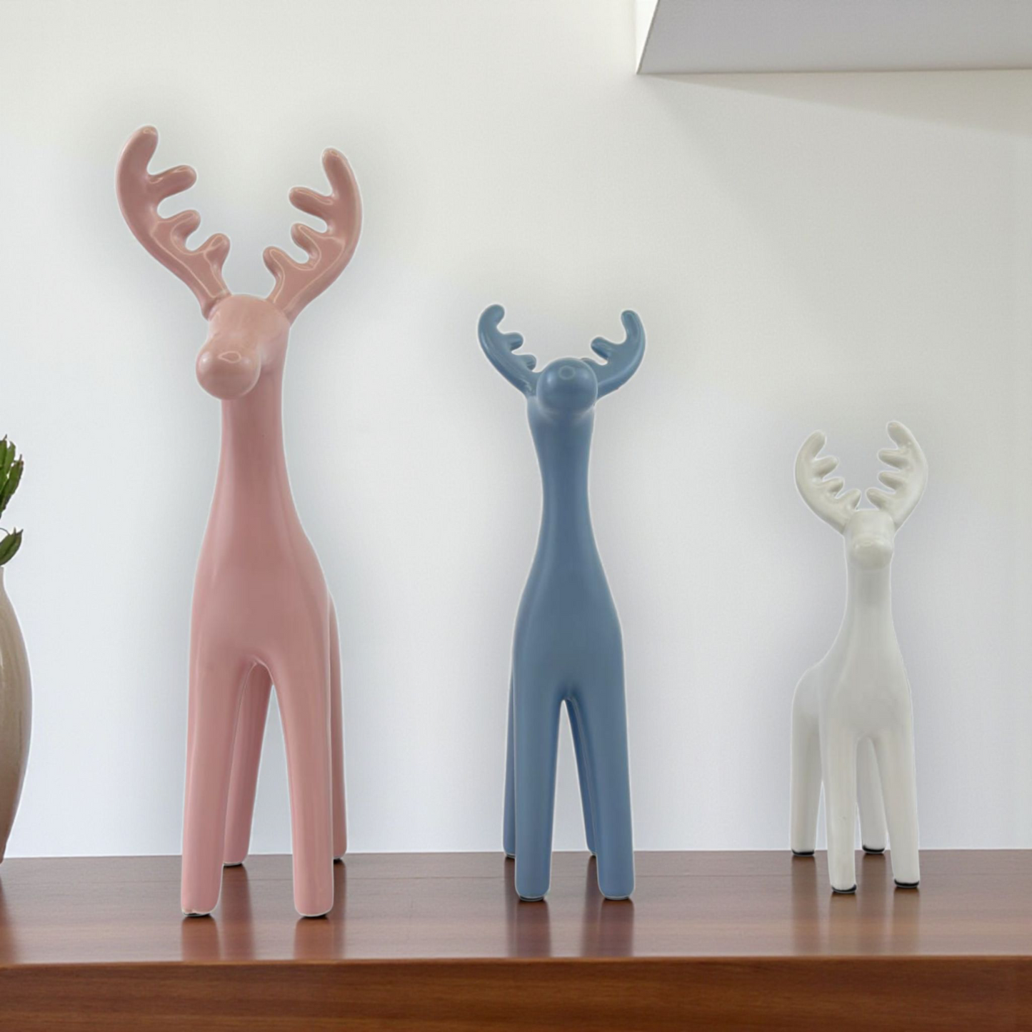 Minimal Reindeer Figurine Set – Modern Nordic Home Decor