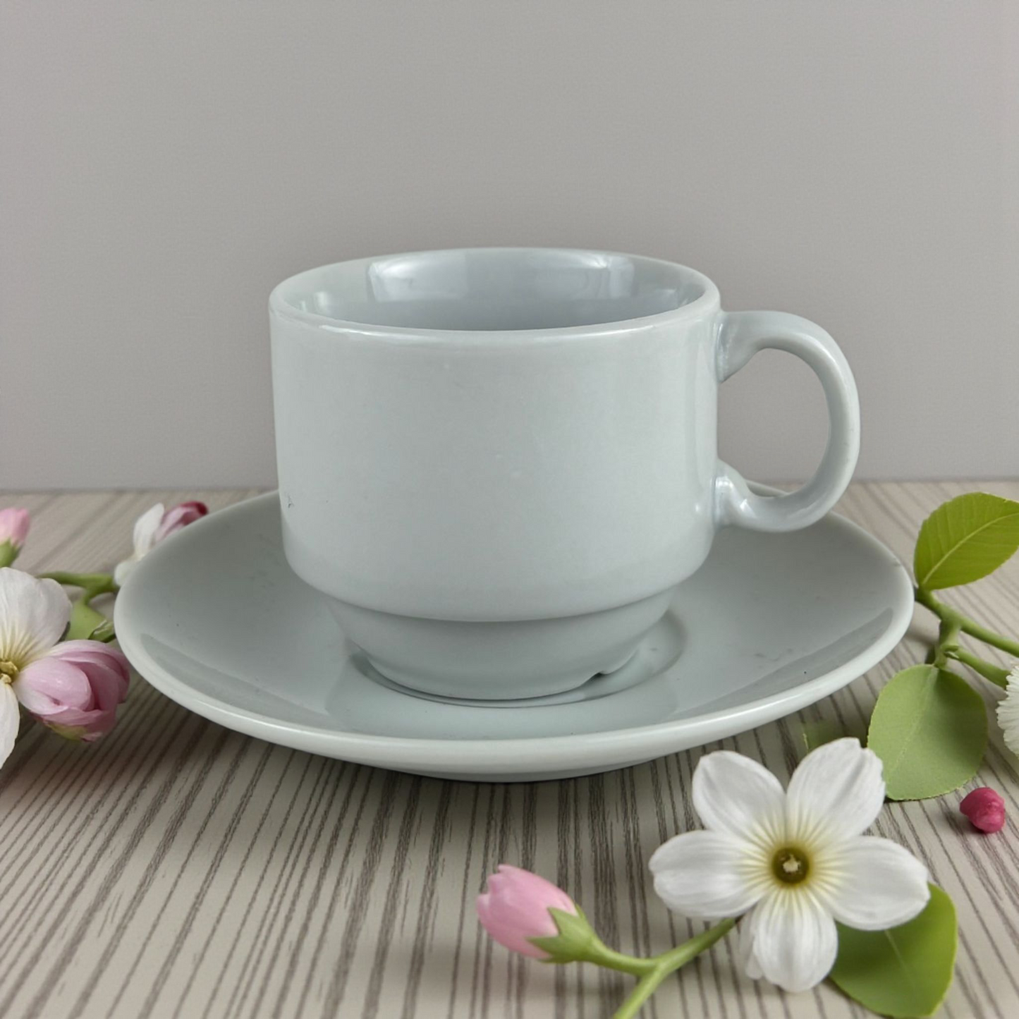 Classic White Porcelain Tea & Coffee Cup with Saucer – Minimalist Café Style Set