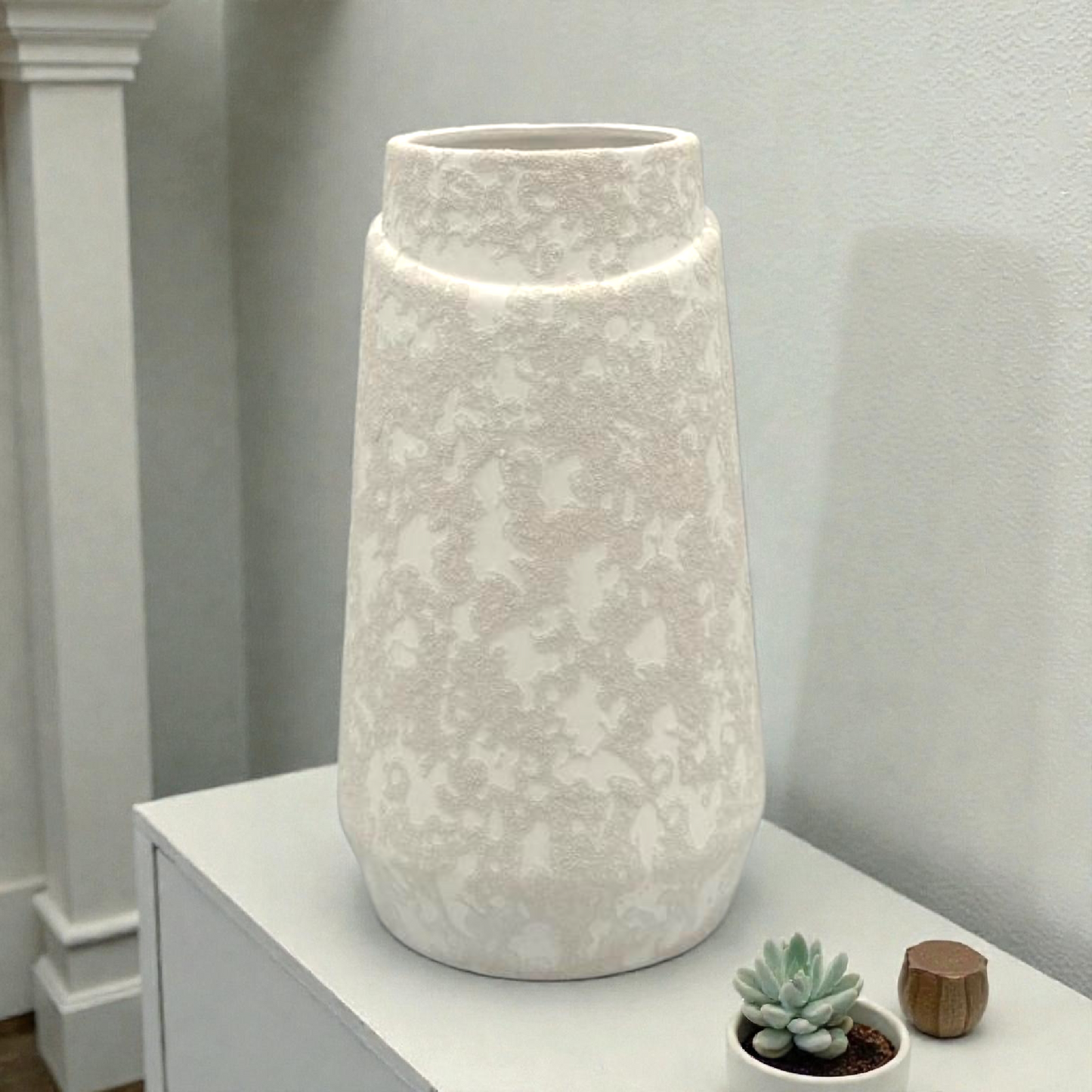 Medium Textured Off-White Ceramic Vase – Modern Sculptural Home Décor