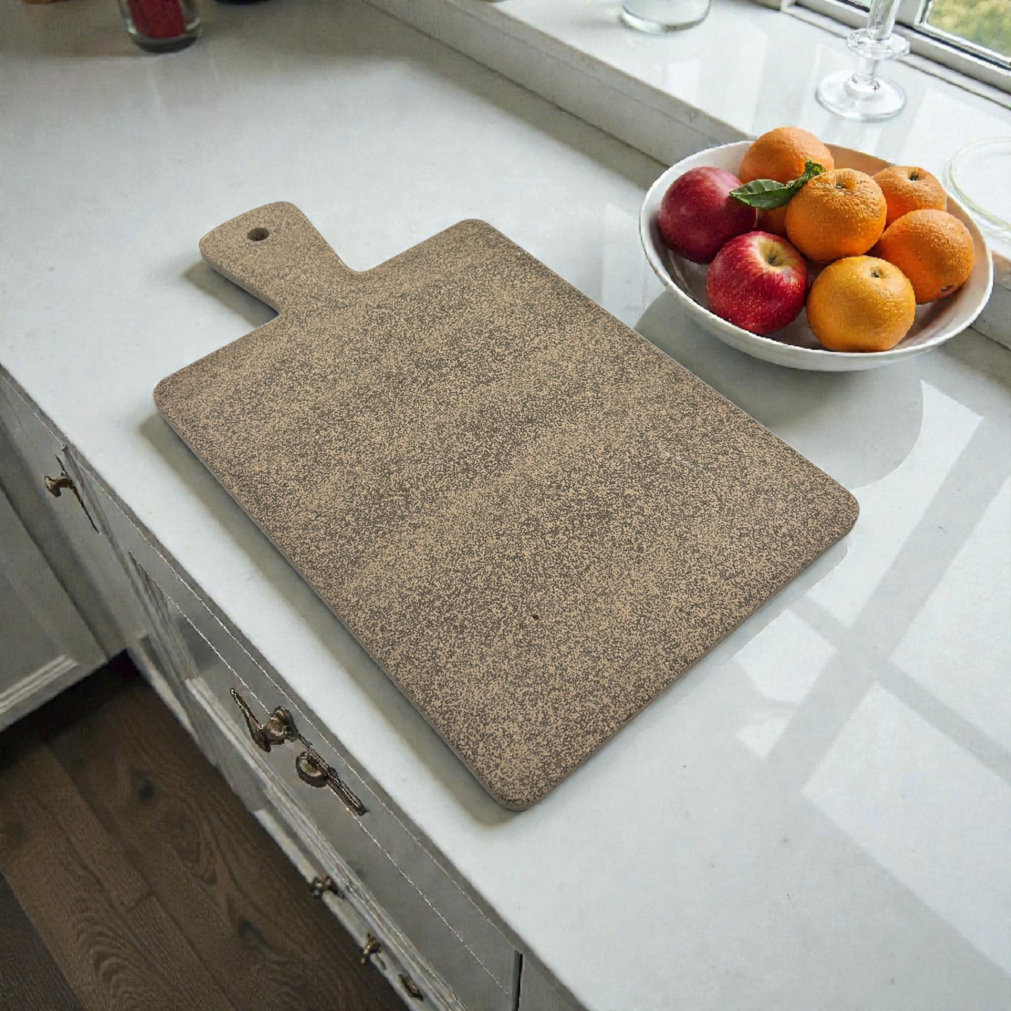 Beige Speckled Cutting Board with Handle – Stone-Effect Kitchen Board