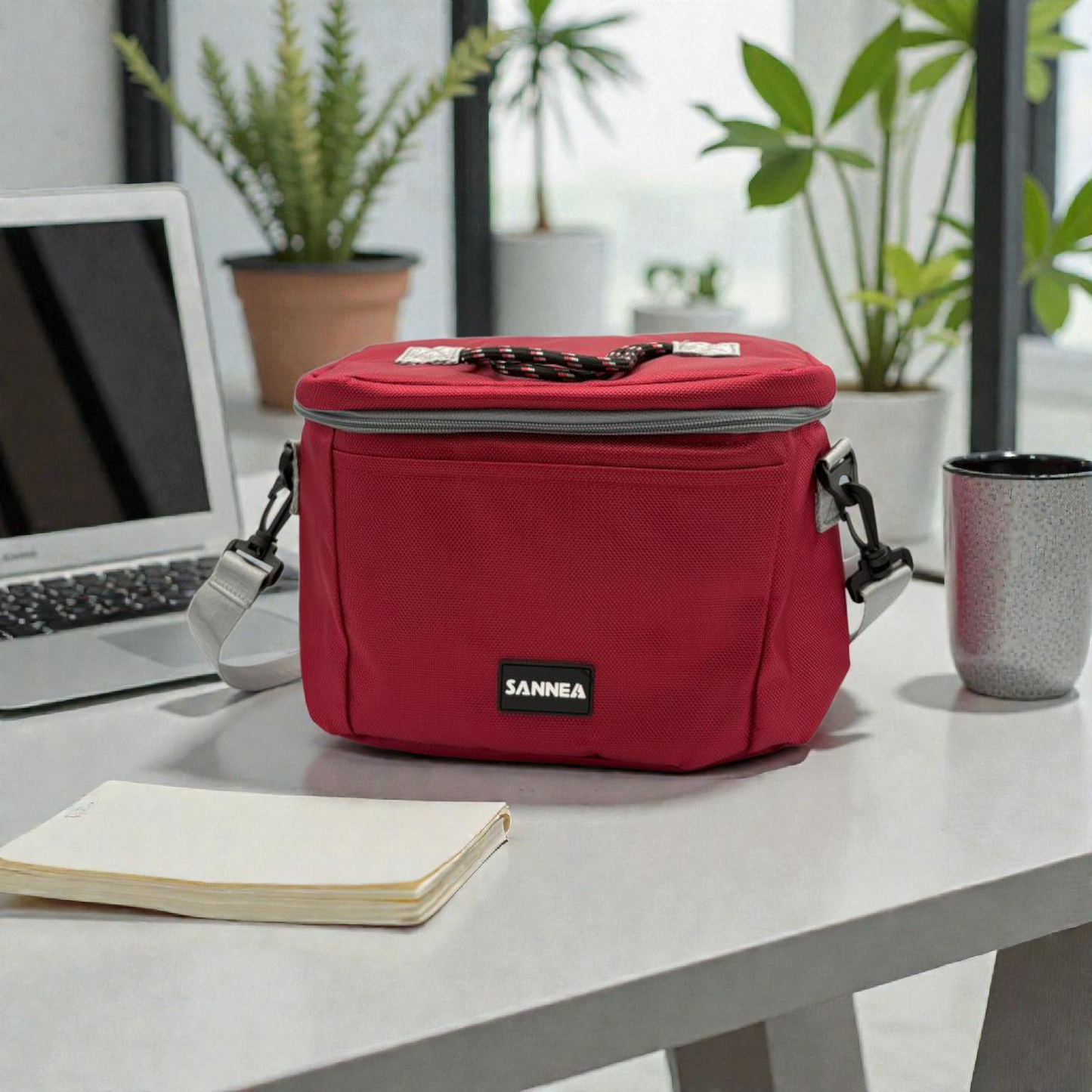Red Insulated Lunch Bag – Compact Thermal Food Carrier