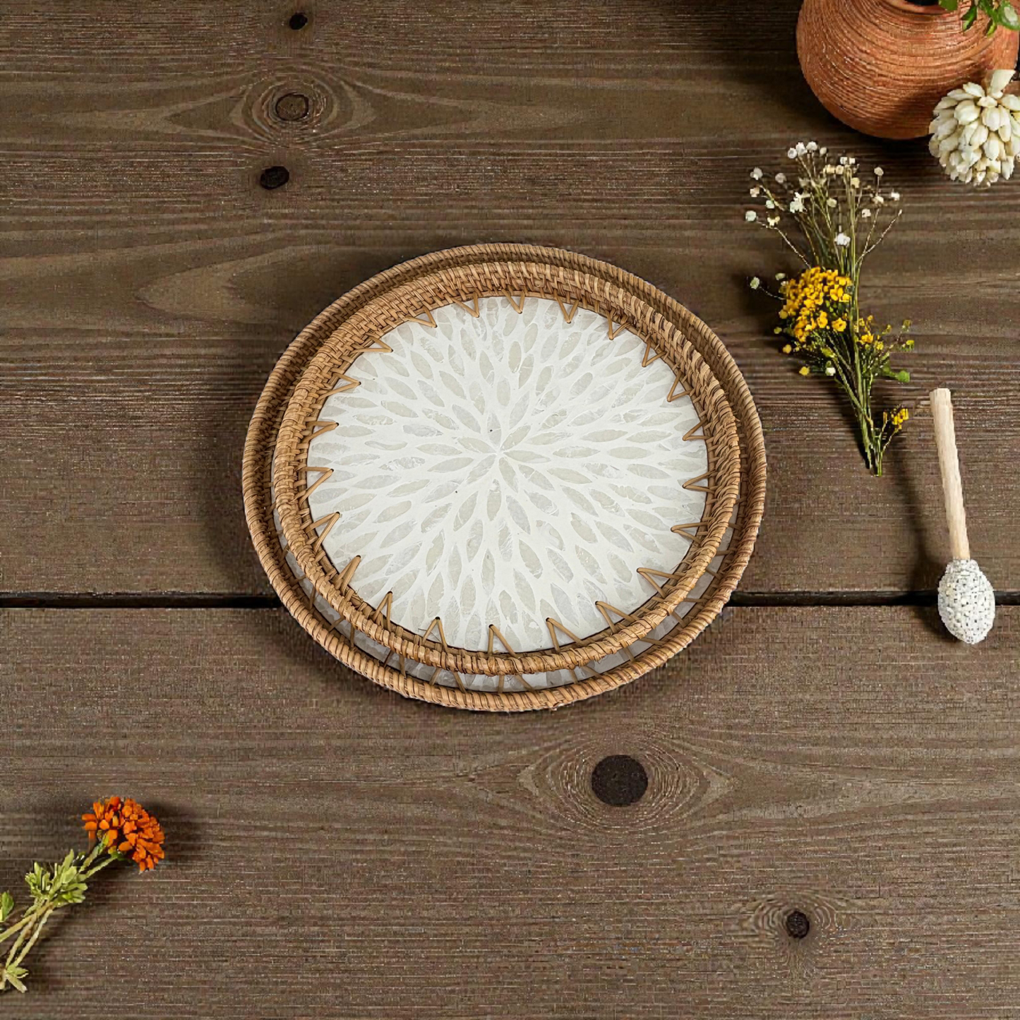 Round white Floral Mosaic Woven Tray Set – Handcrafted Boho Serving & Decorative Trays (Set of 2)