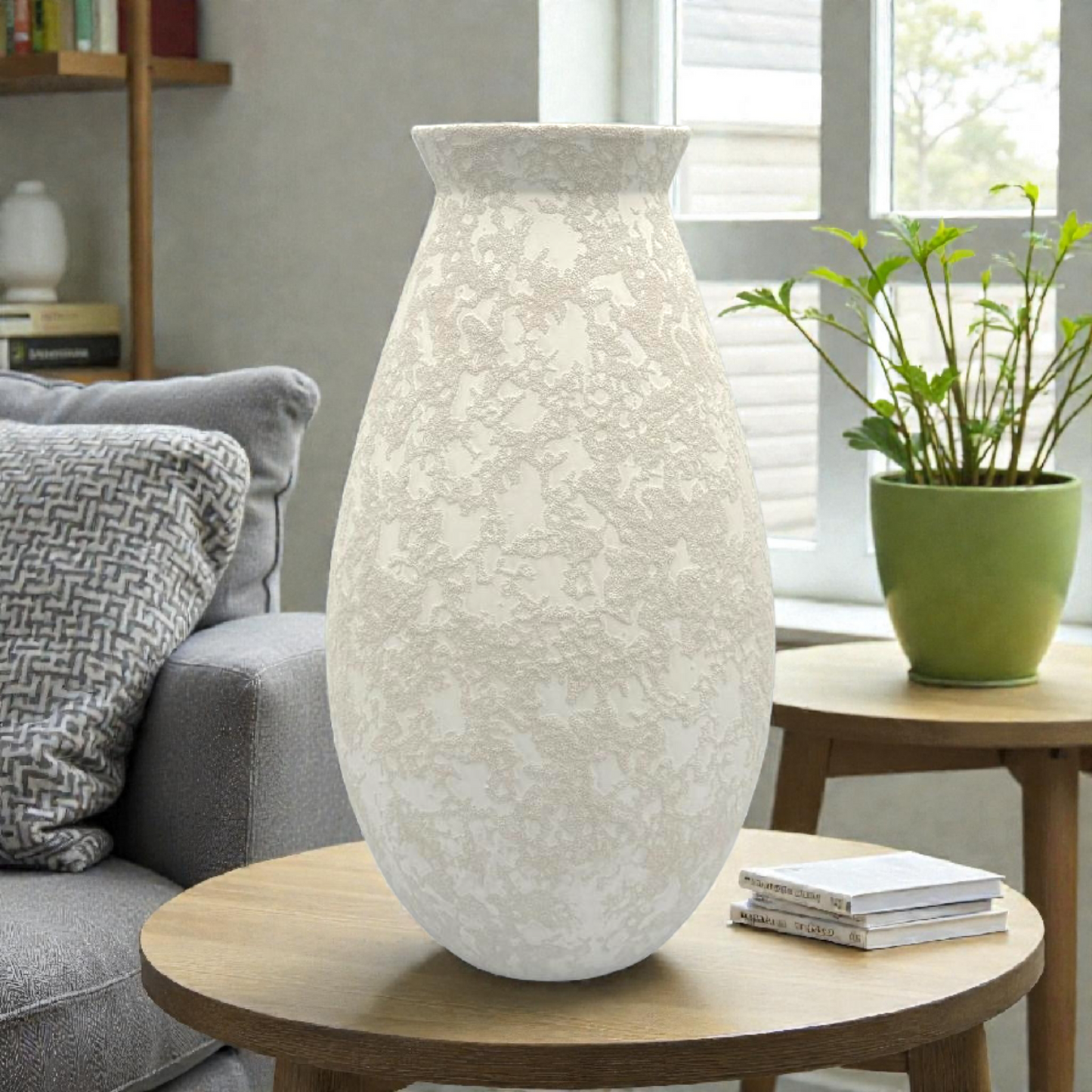 Textured Off-White Ceramic Vase – Modern Sculptural Home Décor
