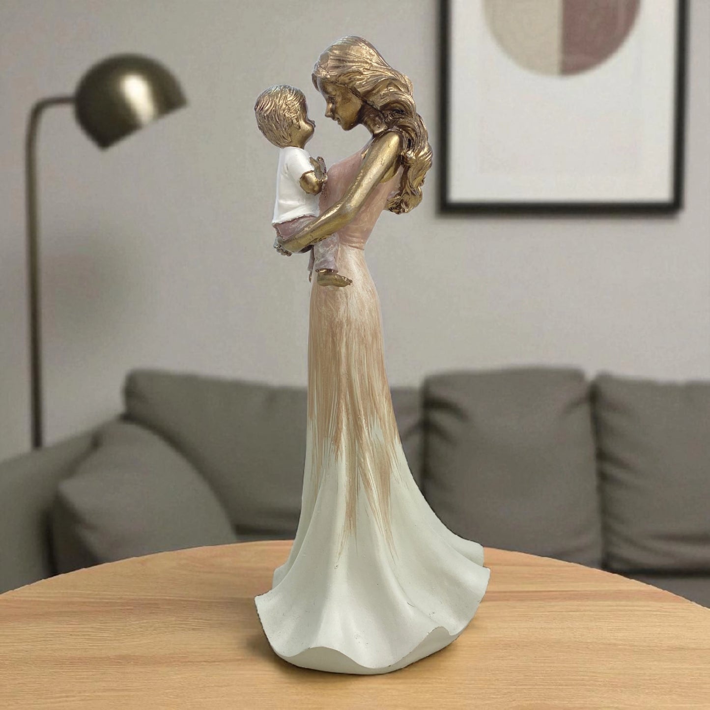 Elegant figurine mother & her child