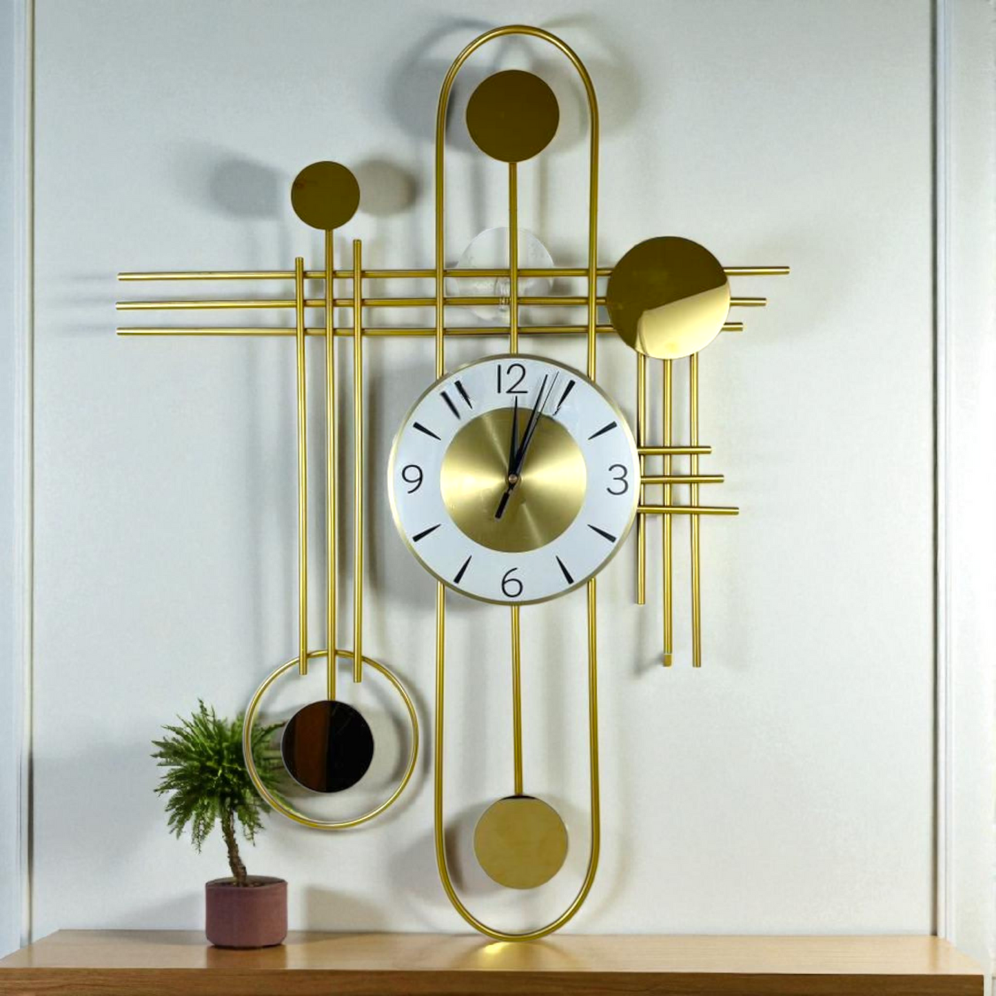 Modern Geometric Metal Wall Clock – Gold Lines &amp; Circle Design