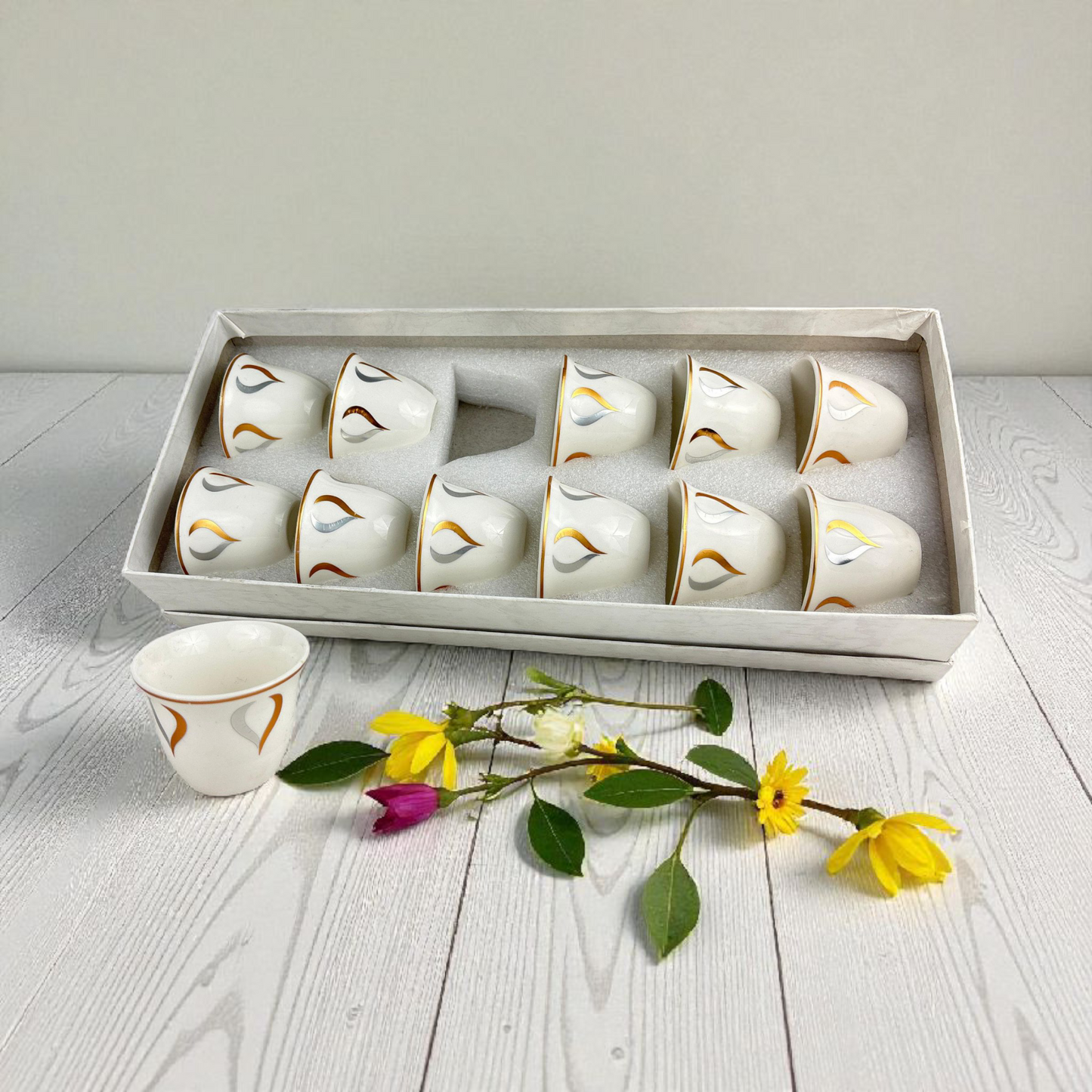 12-Piece White Arabic Coffee Cups – Classic Multi-Color Leaf Finjan Set (Ceramic)