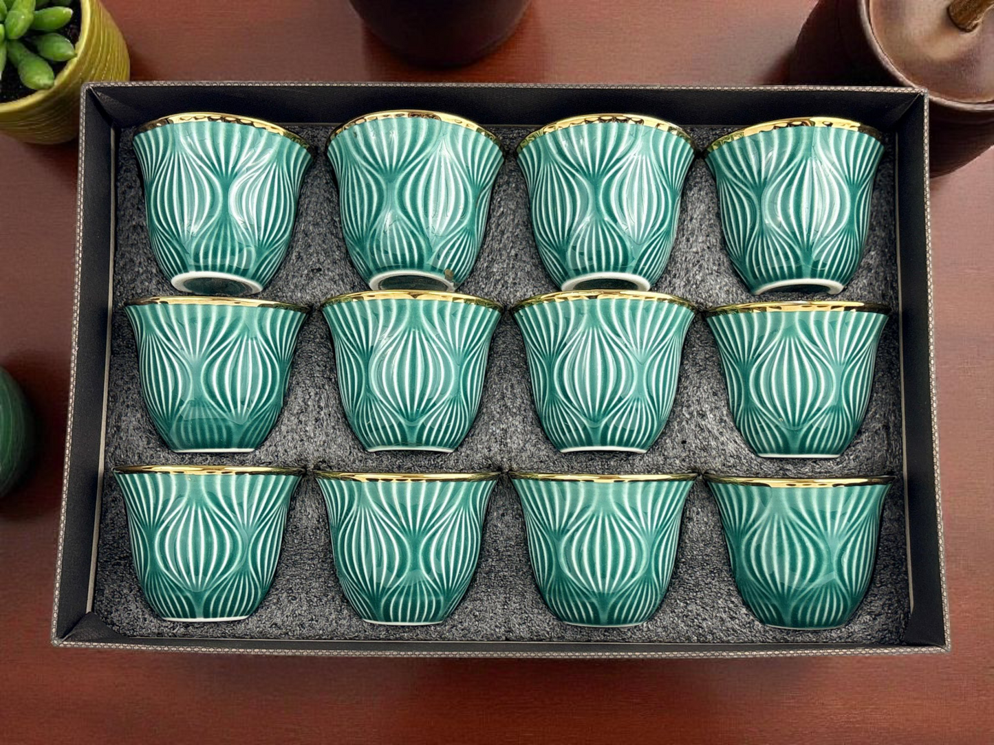 12-Piece Emerald Green Arabic Coffee Cups – Luxury Textured Finjan Set with Gold Rim