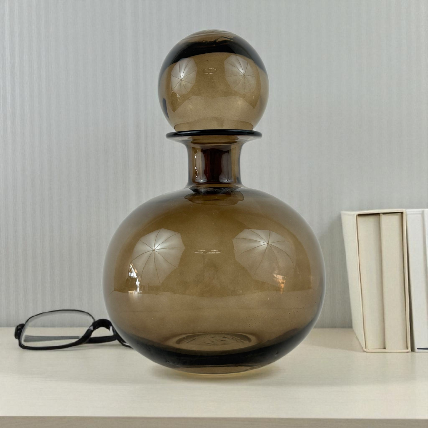 Round Amber Glass Decanter with Stopper