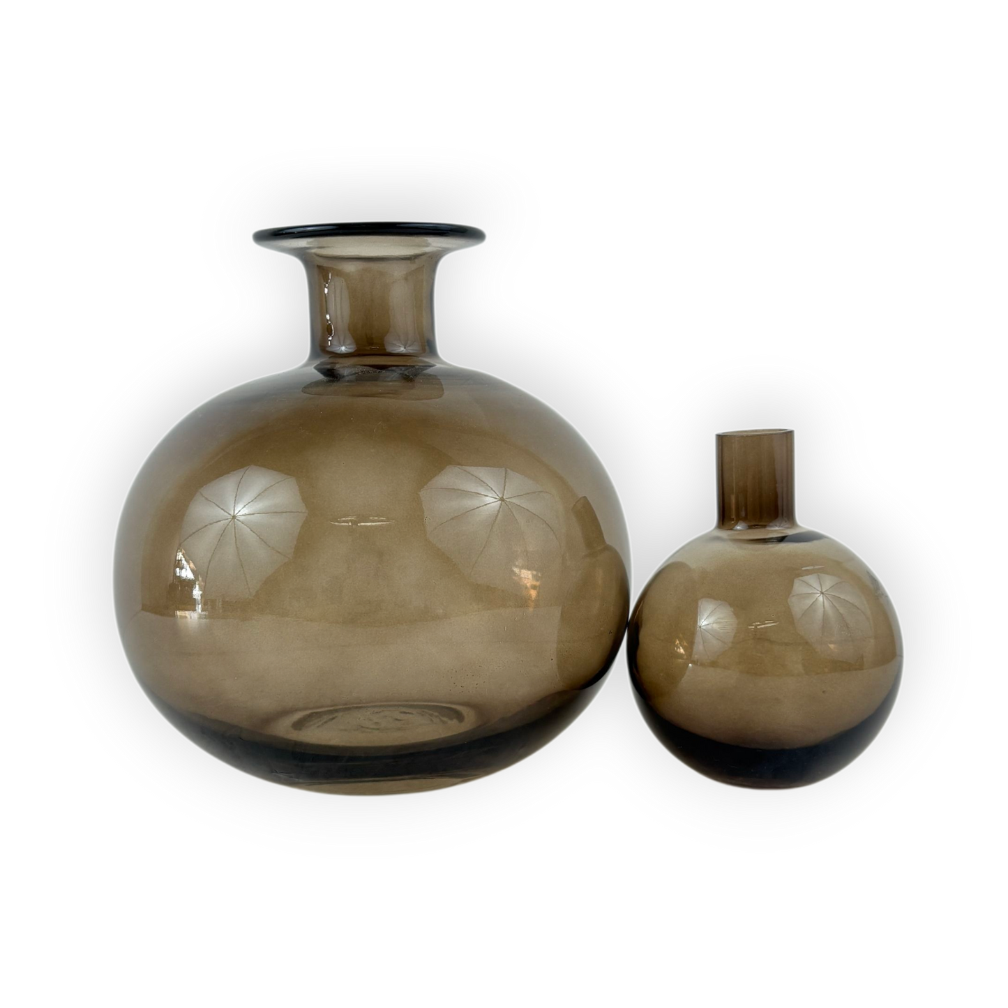 Round Amber Glass Decanter with Stopper