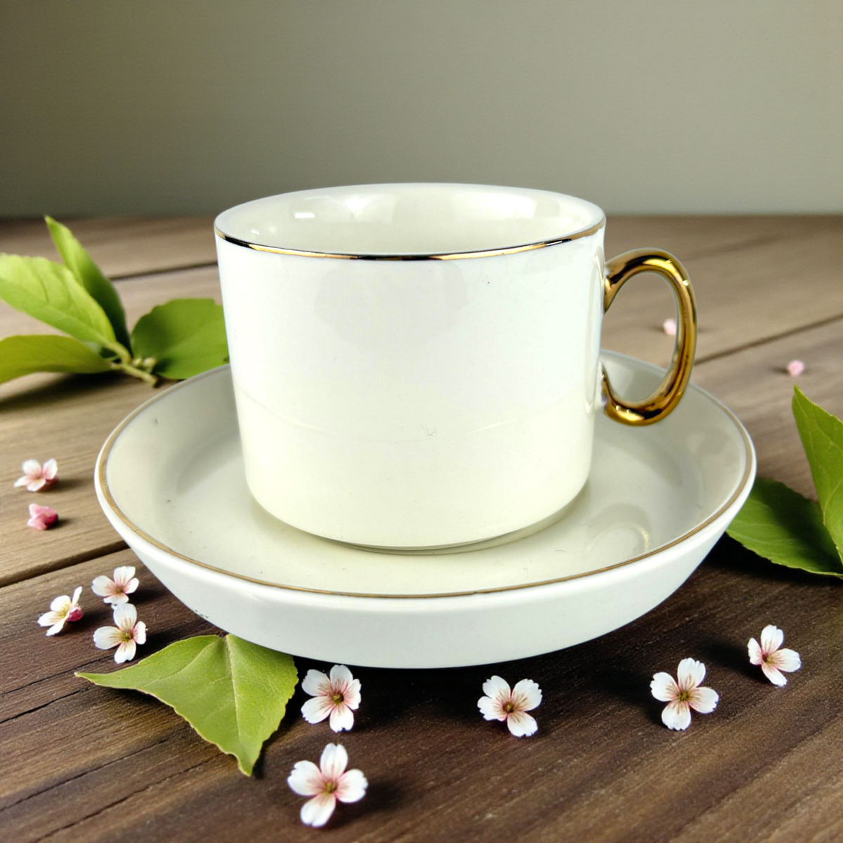White Porcelain Coffee Cup with Gold Handle & Saucer – Elegant Tea or Espresso Set 12pcs