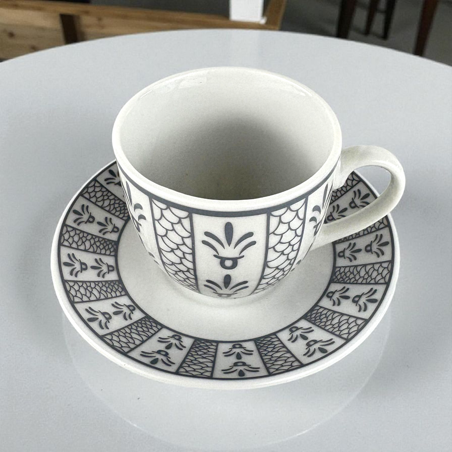Blue & White Porcelain Coffee Cup with Saucer – Classic Pattern Design Set 12pcs