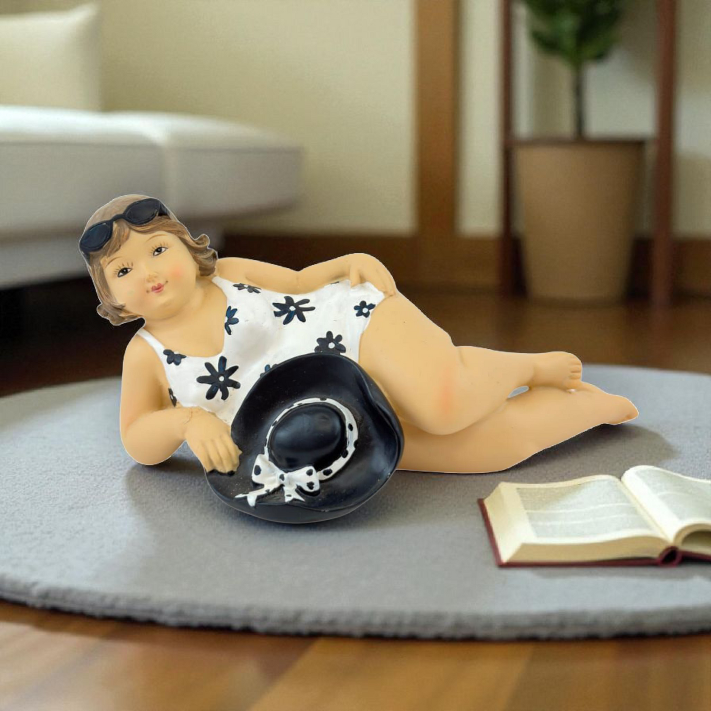 Relaxed Curvy Lady Figurine – Summer Beach Body-Positive Décor