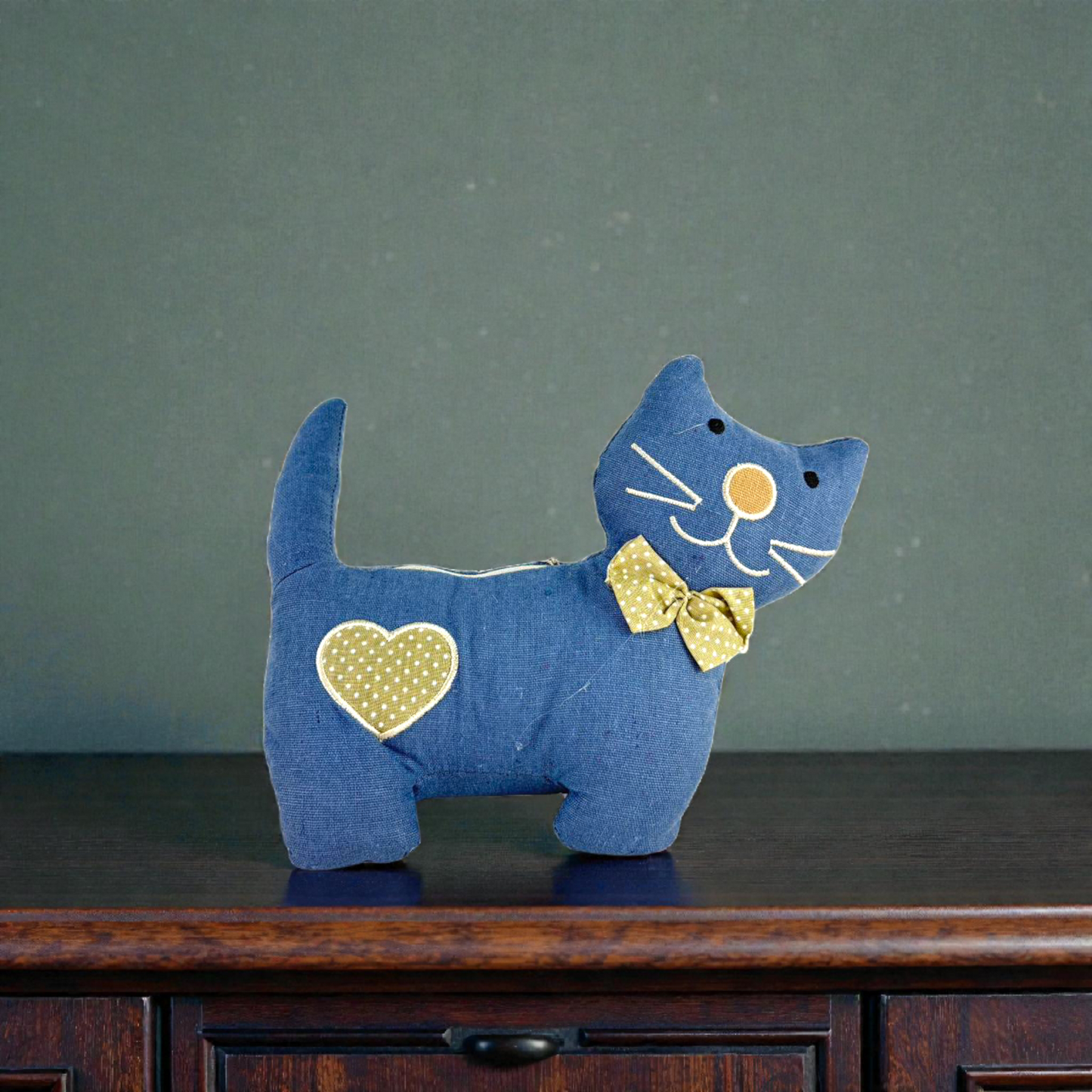 Cute Fabric Cat Plush Decor with Heart Patch & Bow – Handmade-Style Home Decoration 740g