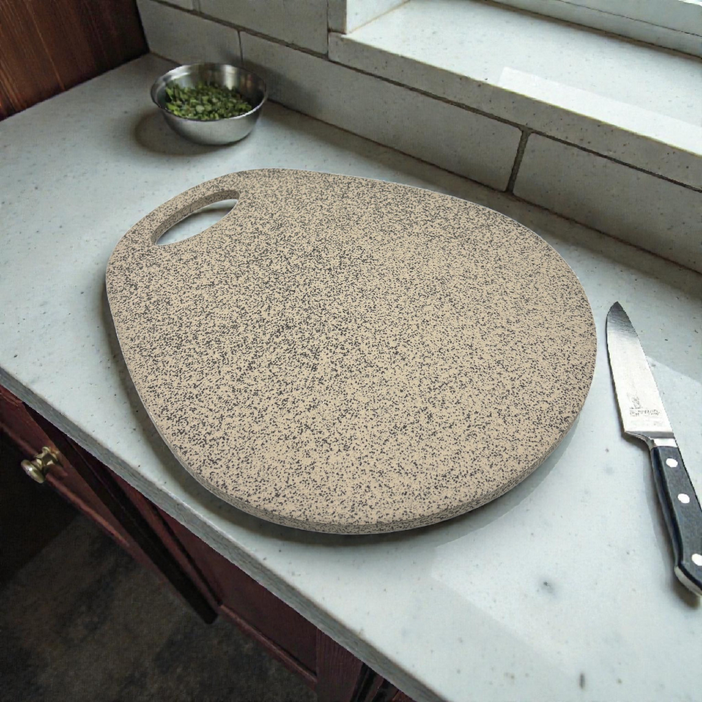 Beige Speckled Cutting Board with Handle – Stone-Effect Kitchen Board