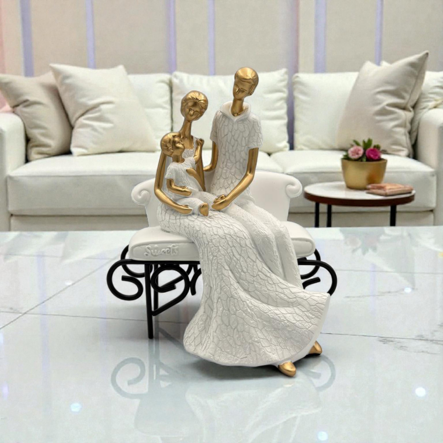 Romantic Couple Figurine with Cat – Silver & Black Modern Home Décor Statue