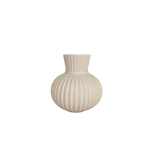Minimalist Ribbed Ceramic Vase – Neutral Beige Decorative Flower Vase