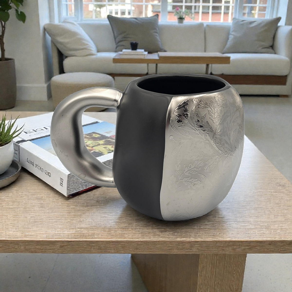 Two-Tone Ceramic Mug – Black and Silver Floral Coffee Mug 350ml