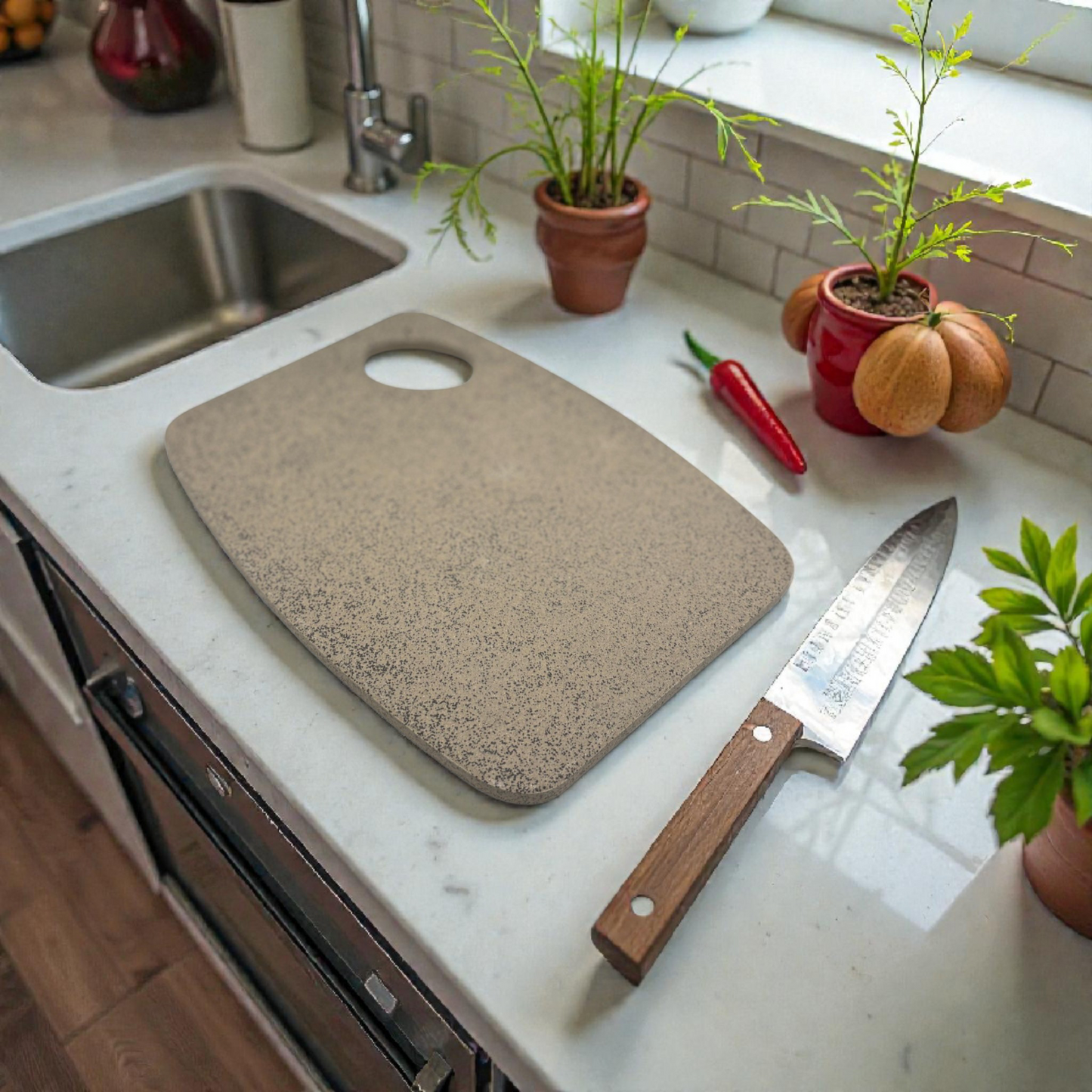 Beige Speckled Cutting Board with Handle – Stone-Effect Kitchen Board
