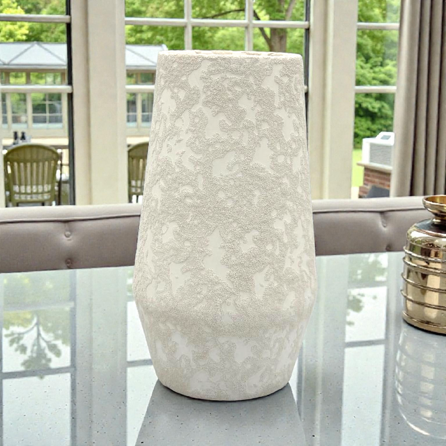 Small Textured Off-White Ceramic Vase – Modern Sculptural Home Décor