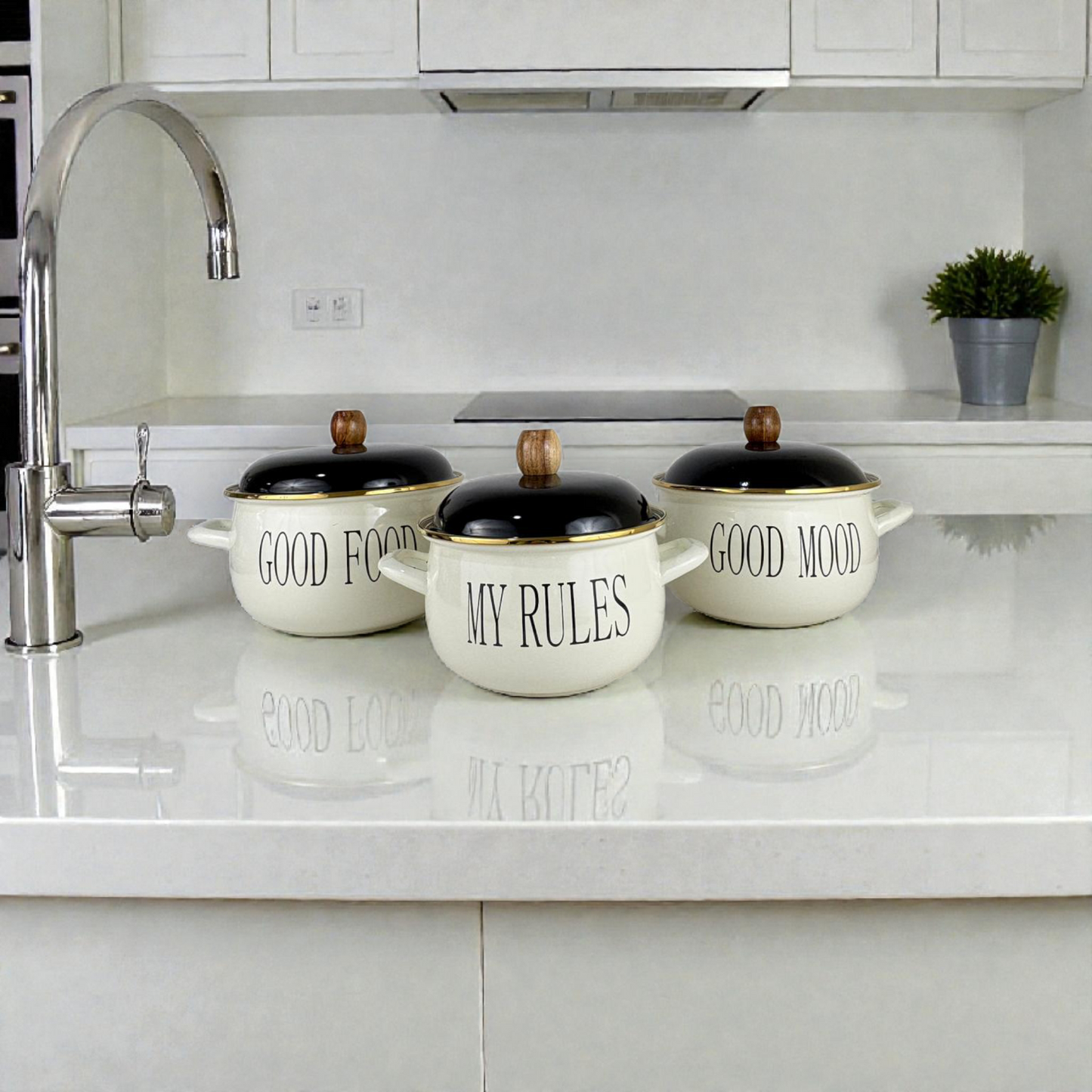 Good food  Enamel Cooking Pot – Cream Soup Pot with Black Lid & Wooden Knob