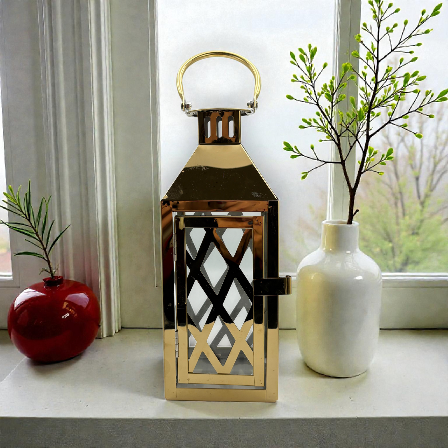 Gold Metal Decorative Lantern with Diamond Pattern – Indoor & Outdoor Candle Holder